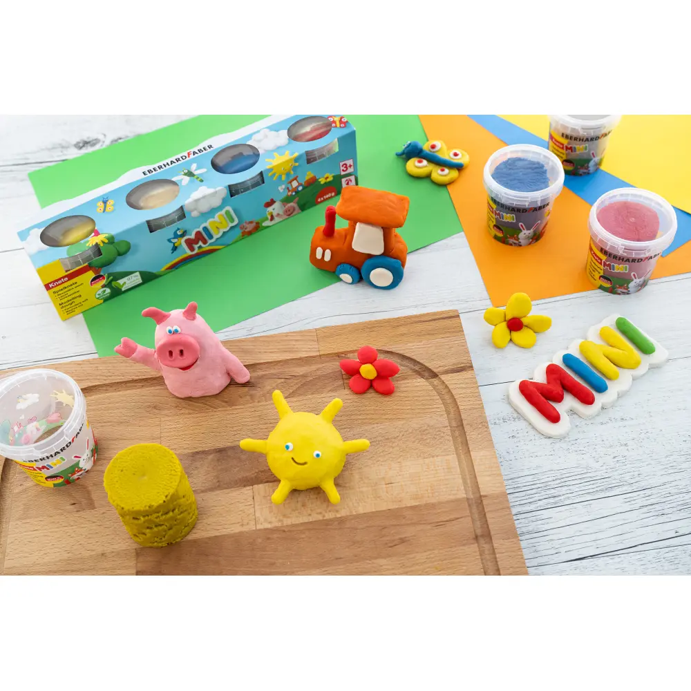 PLASTELIN EFA V LONČKU